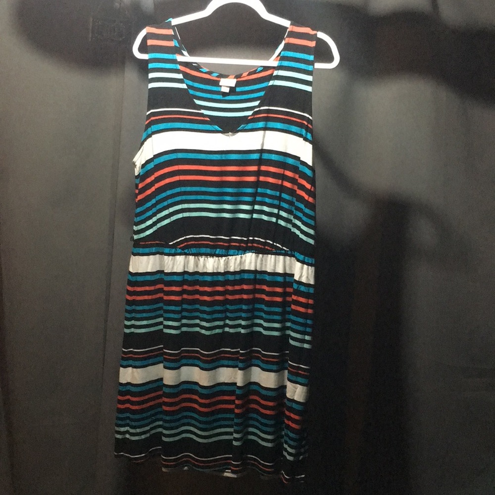Women’s v-neck maxi dress